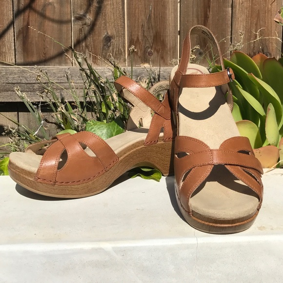 dansko season camel